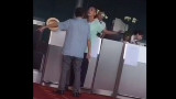 陈冠希上海虹桥机场维护正义,制止插队行为